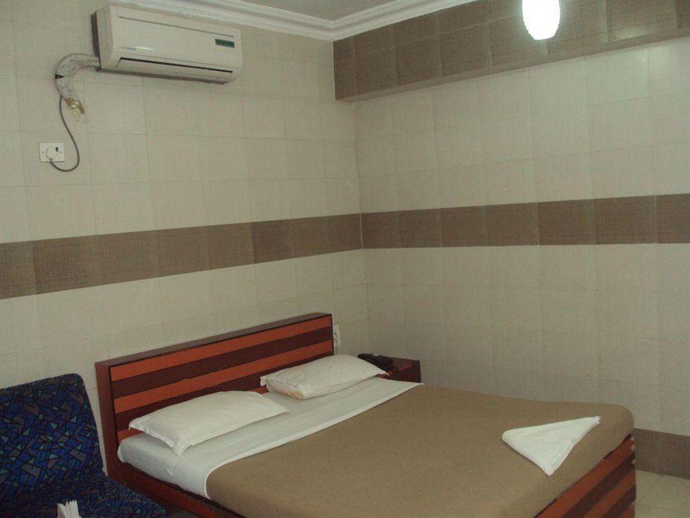 Hotel Sea Sands Bombaim Exterior foto