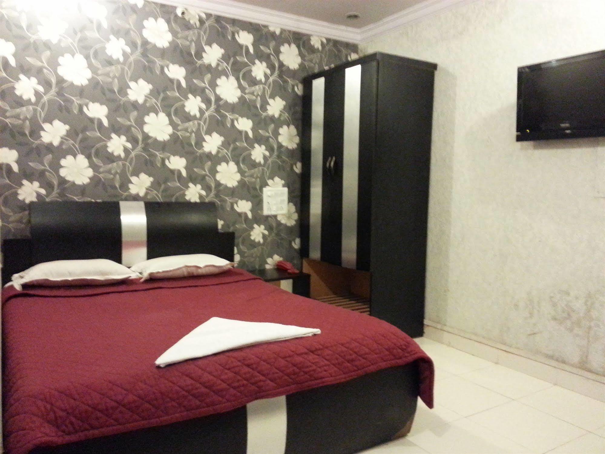 Hotel Sea Sands Bombaim Exterior foto