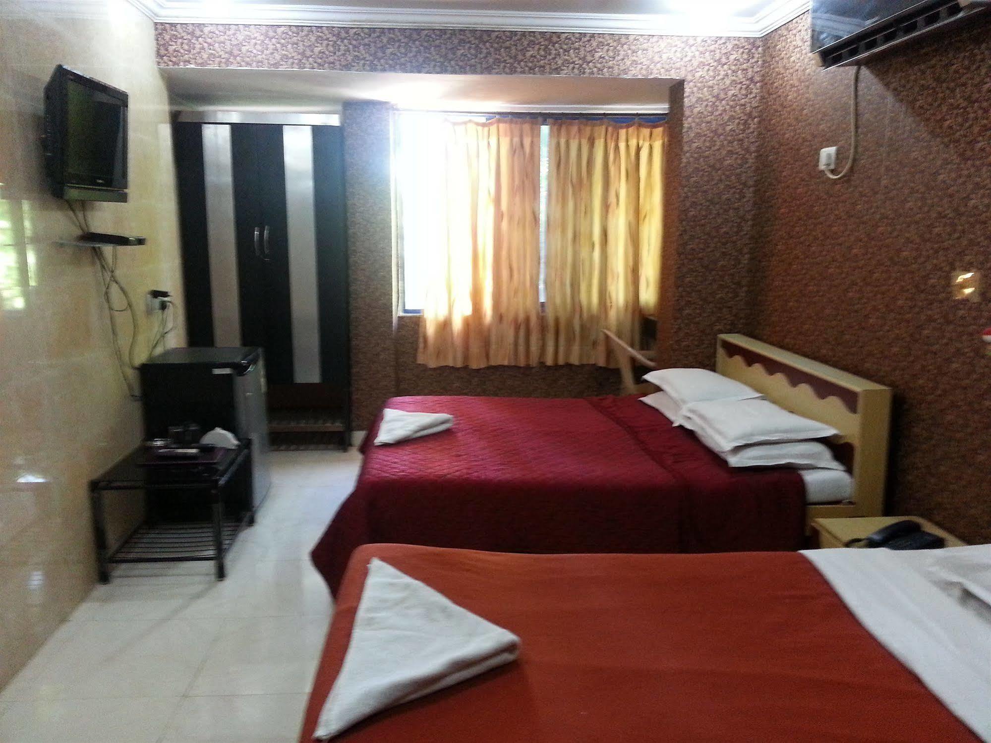 Hotel Sea Sands Bombaim Exterior foto