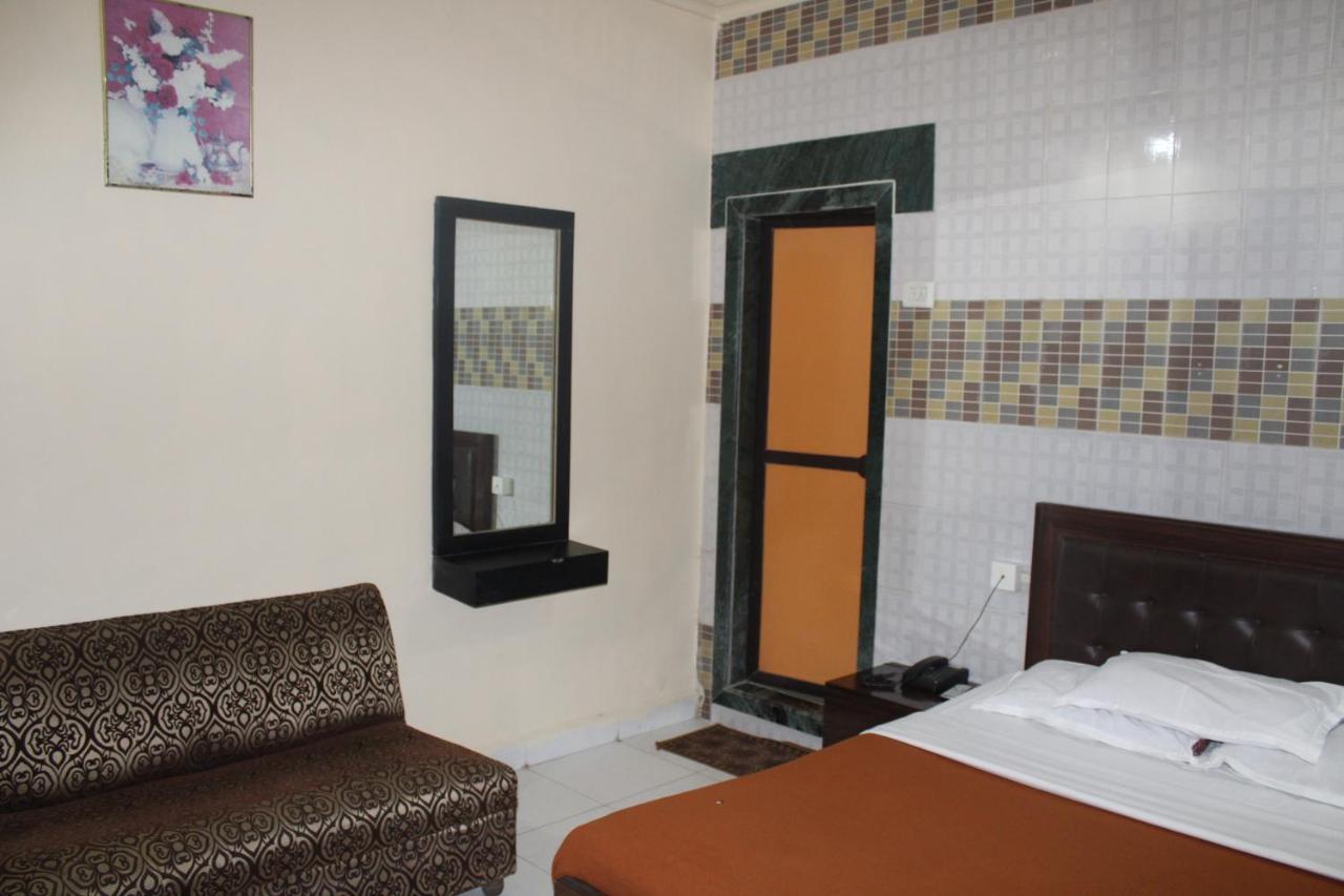 Hotel Sea Sands Bombaim Exterior foto